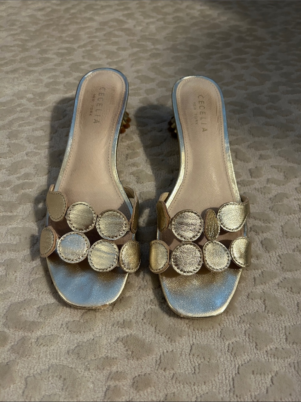 CECELIA NEW YORK Metallic Gold Circle-Appliqué Slide Sandals size 7